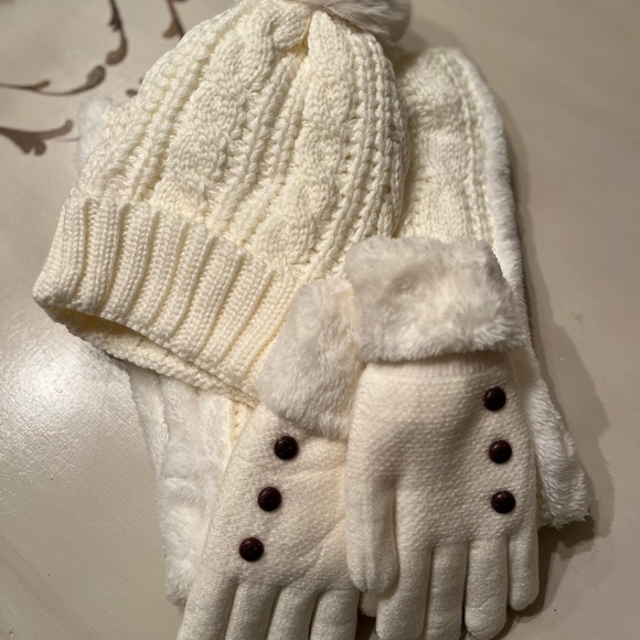 WINTER WHITE Infinity Scarf Hat Set NWT - Picture 5 of 9